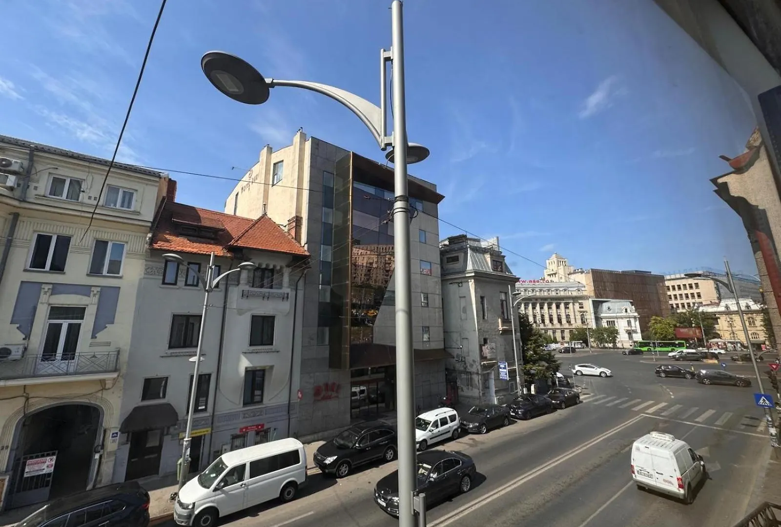 Harry Hotel Smart Hotel 3*, Bukarest